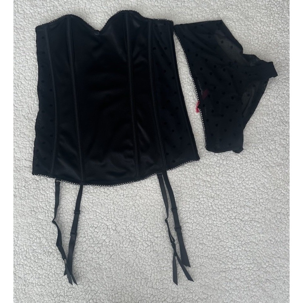 Womens Black Corset w/ matching Underwear Coquette Hollywood Diva Bustier NWOT